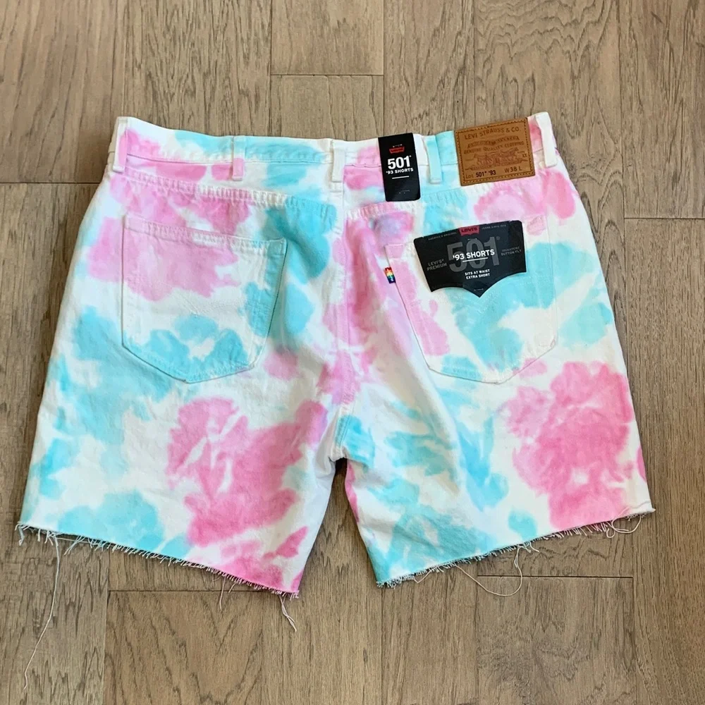 NWT Levi's 501 '93 Cutoff Shorts! Tie Dye Gay Pride LGBTQ Size 38x7